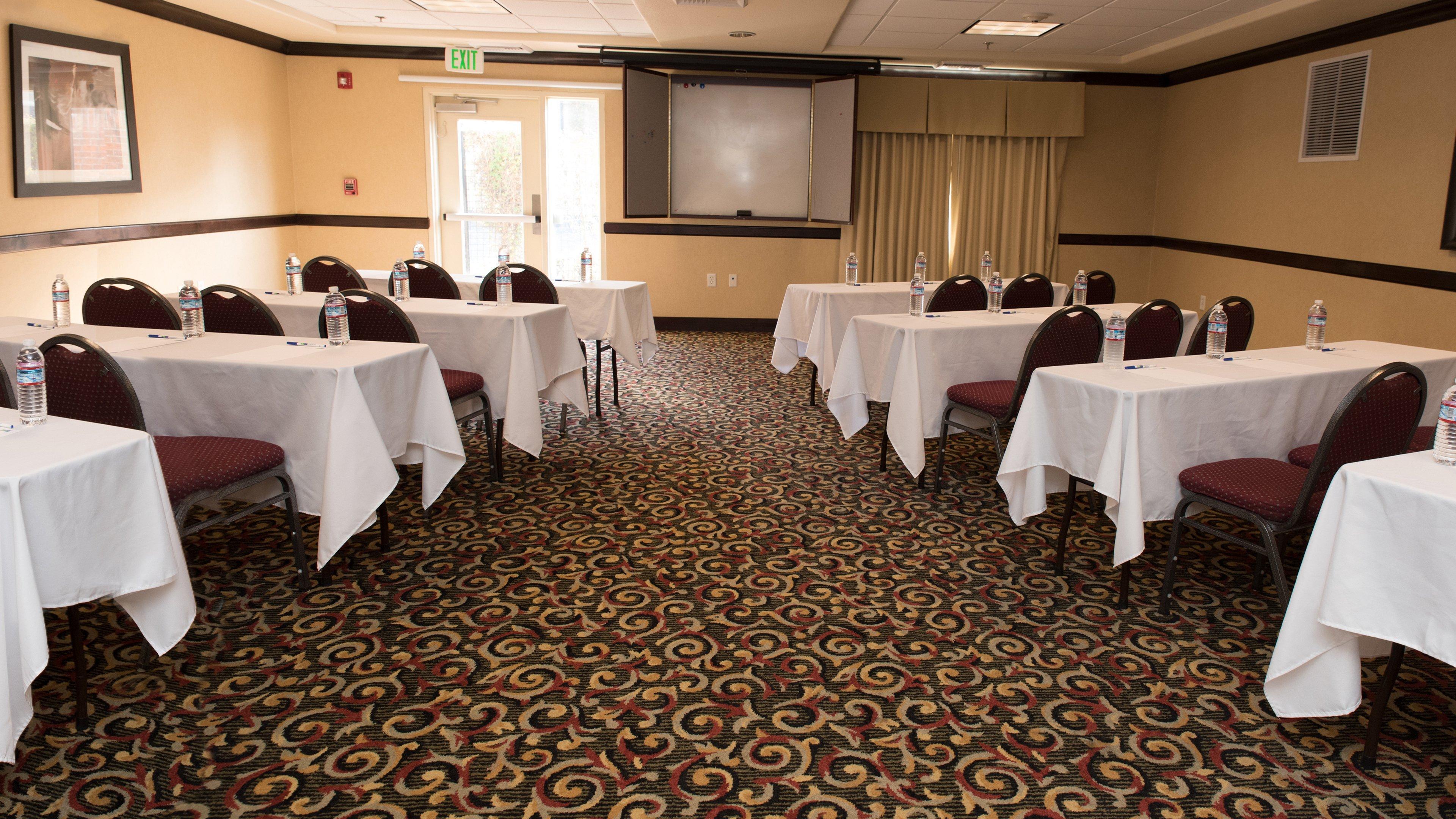 Express & Lincoln-roseville Area, An Ihg 3*
