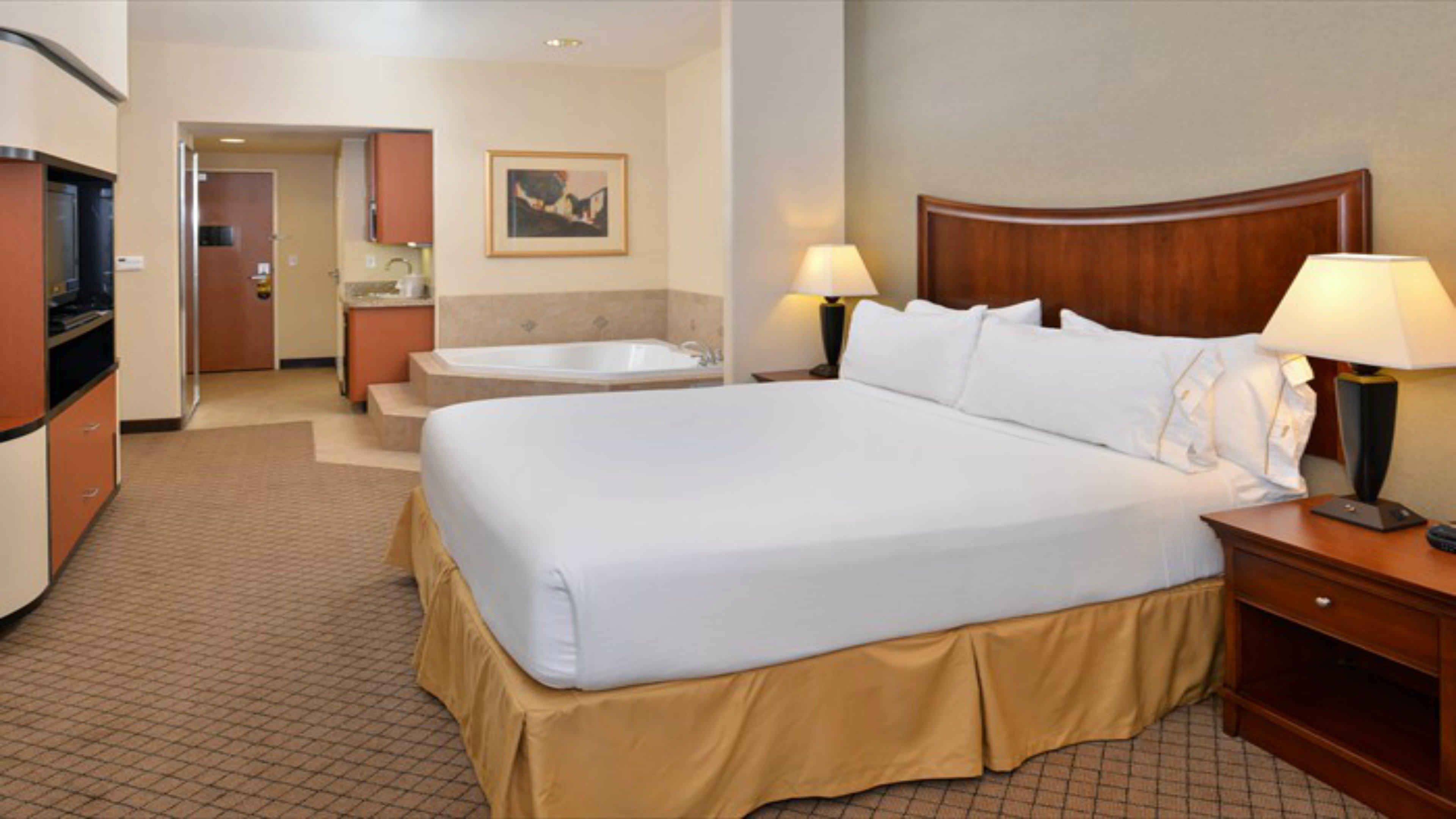 Express & Lincoln-roseville Area, An Ihg Lincoln