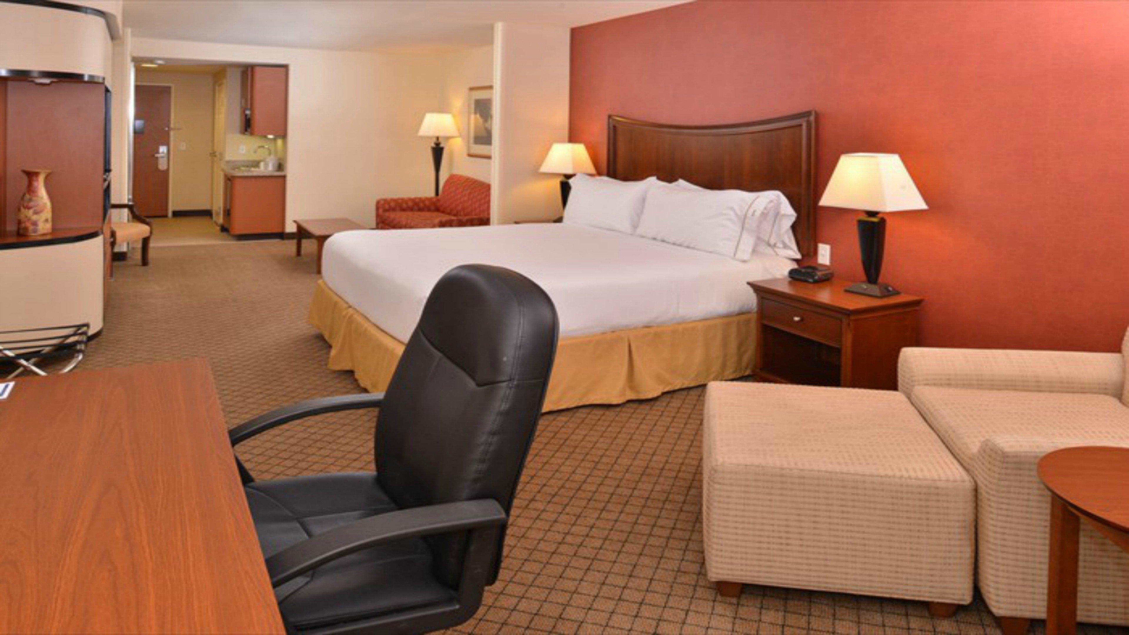 Hotel Express & Lincoln-roseville Area, An Ihg 3*