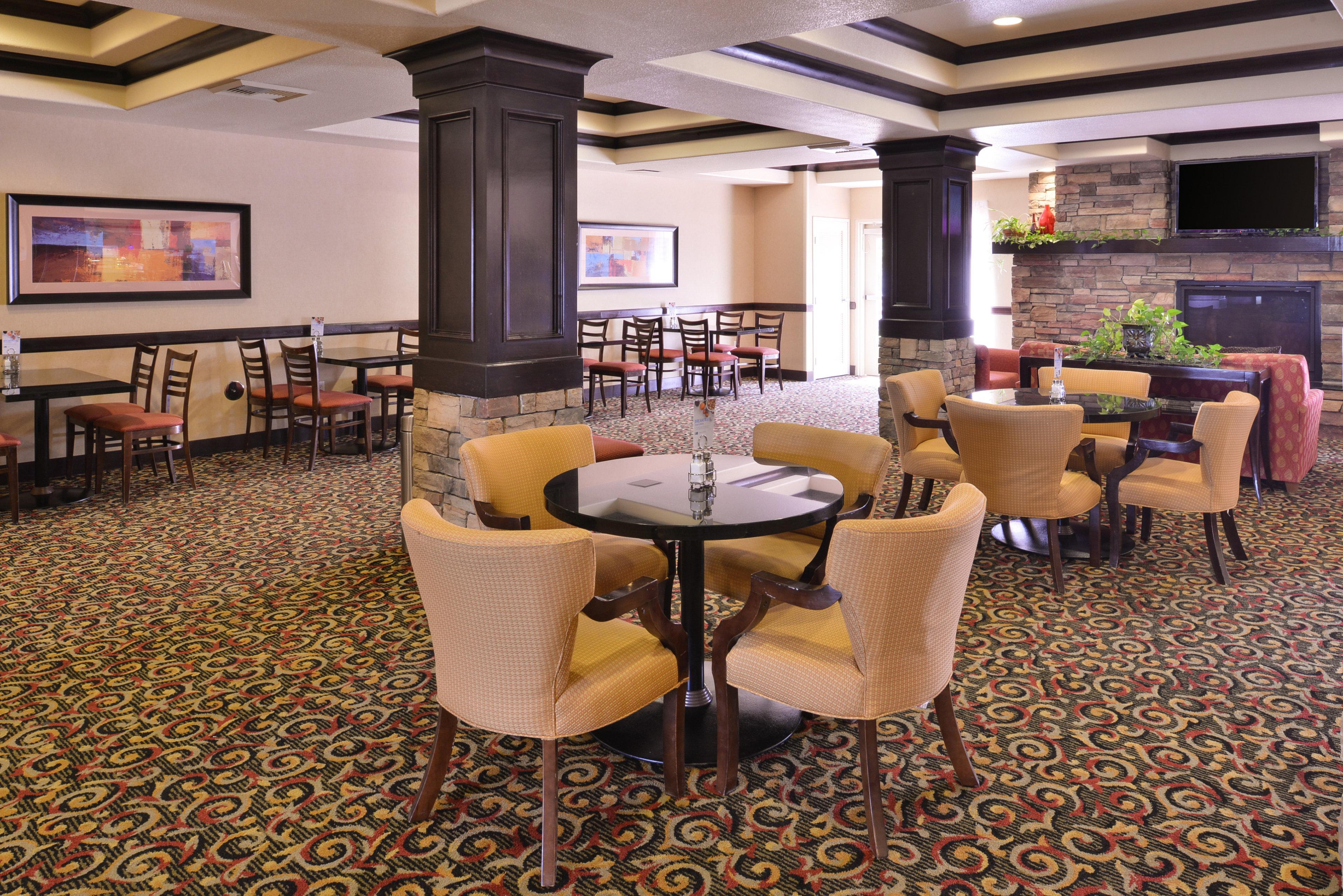 Hotel Express & Lincoln-roseville Area, An Ihg 3*