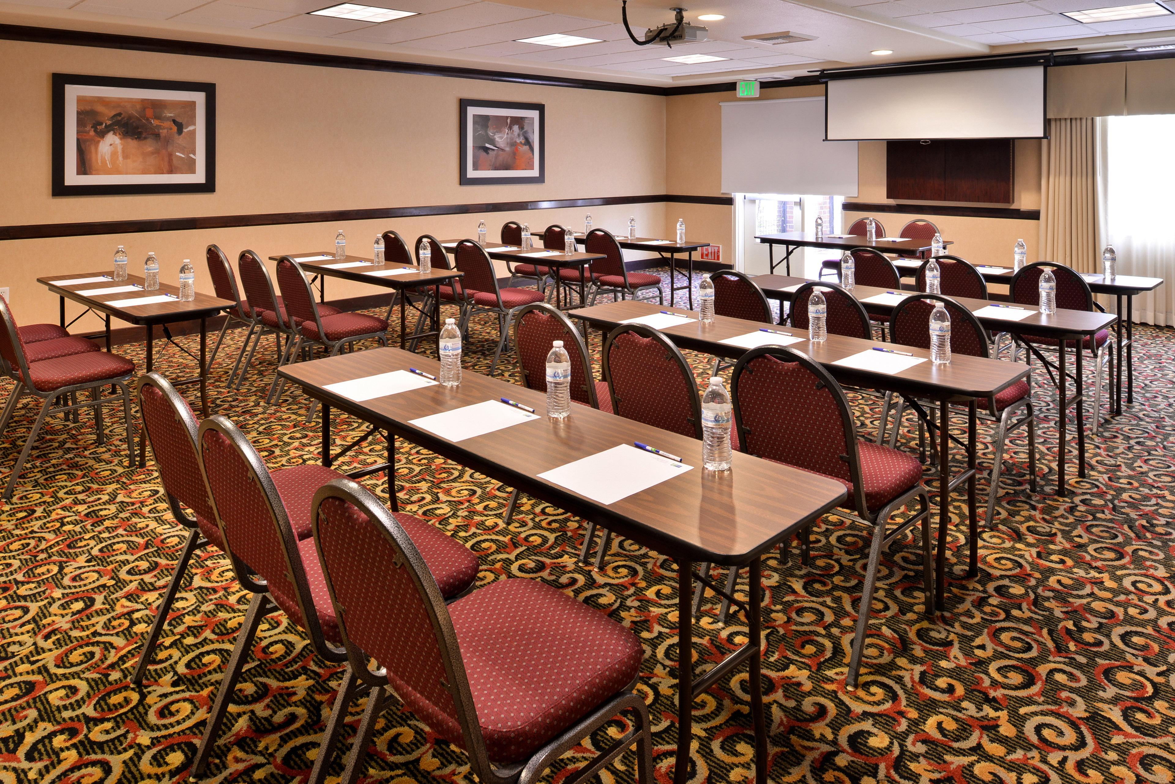 Hotel Express & Lincoln-roseville Area, An Ihg