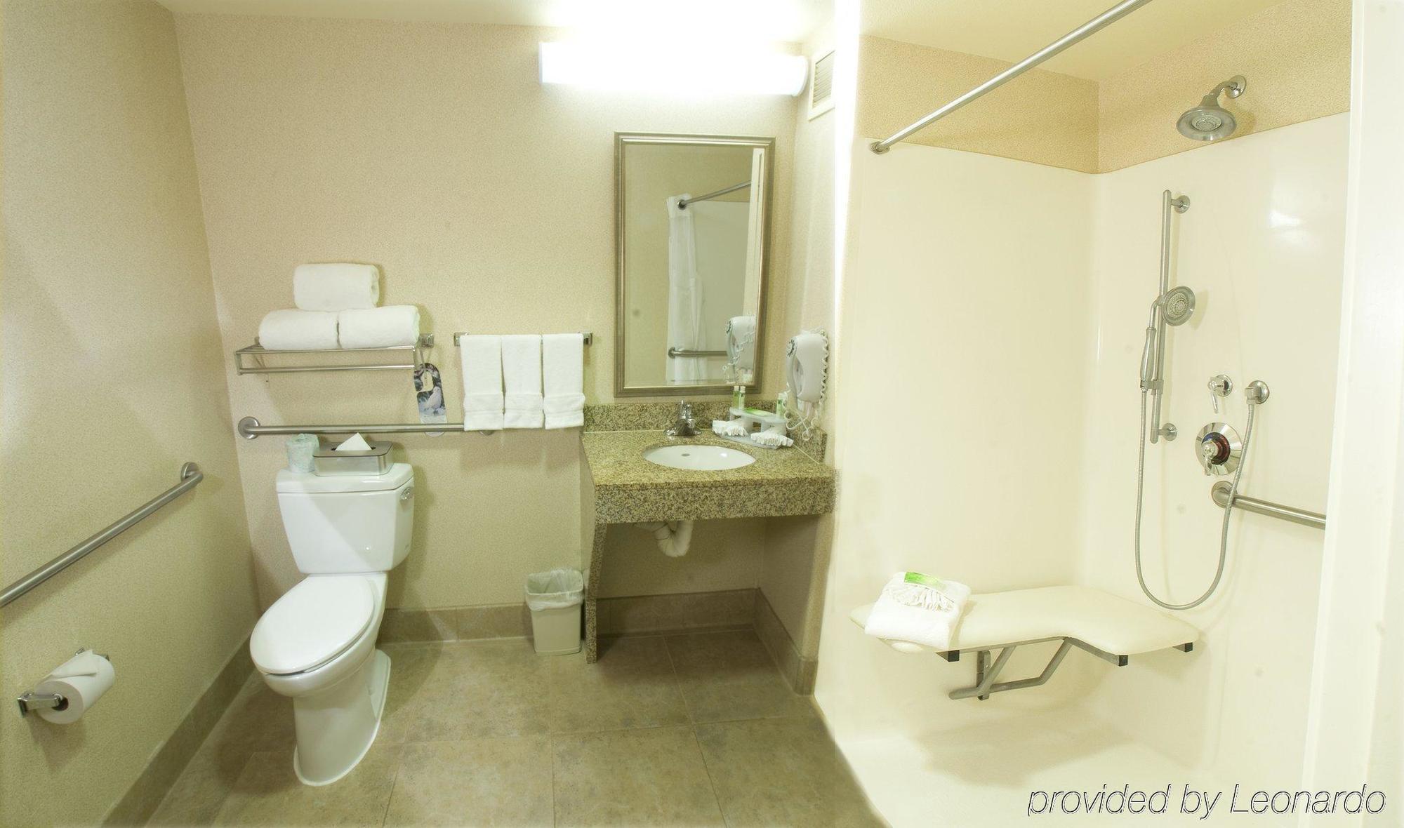 Express & Lincoln-roseville Area, An Ihg 3* Lincoln