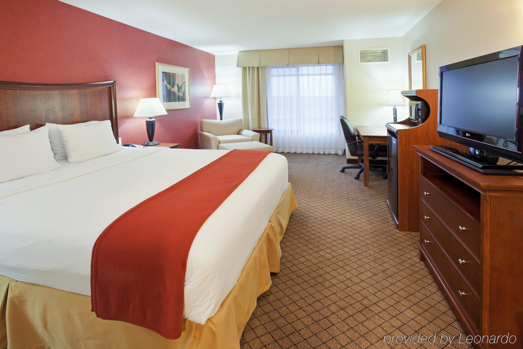 Hotel Express & Lincoln-roseville Area, An Ihg 3*