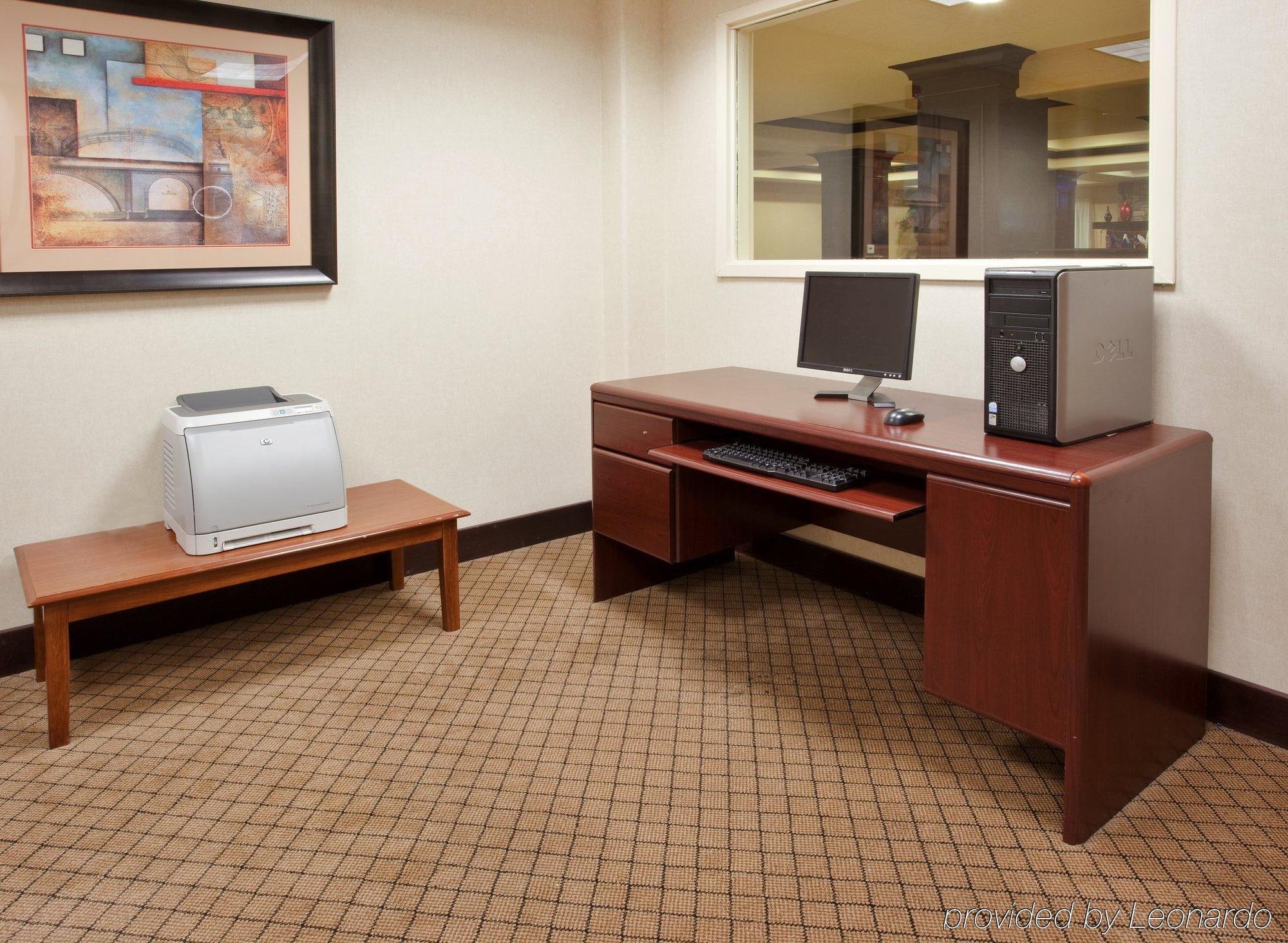 Hotel Express & Lincoln-roseville Area, An Ihg Lincoln