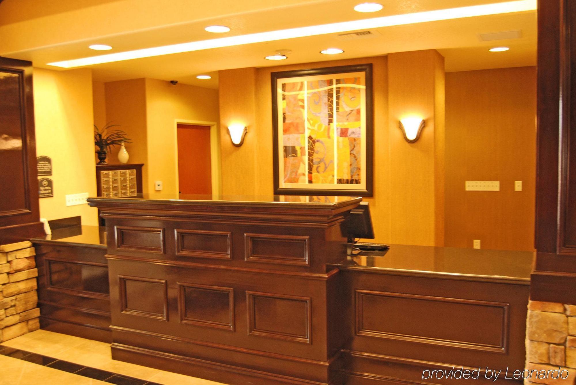 Hotel Express & Lincoln-roseville Area, An Ihg Lincoln