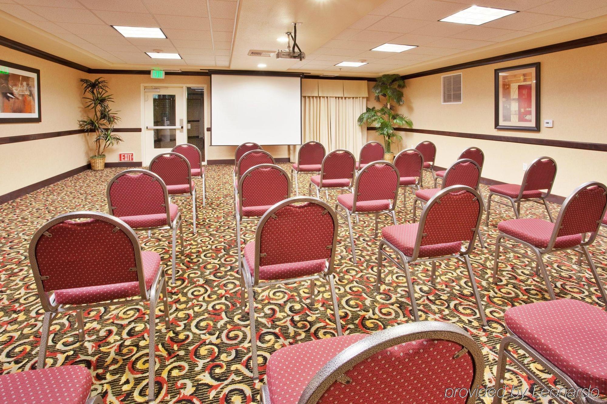 Hotel Express & Lincoln-roseville Area, An Ihg 3*