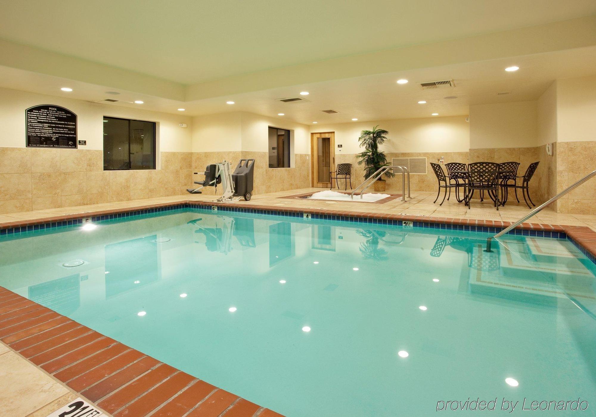 Hotel Express & Lincoln-roseville Area, An Ihg