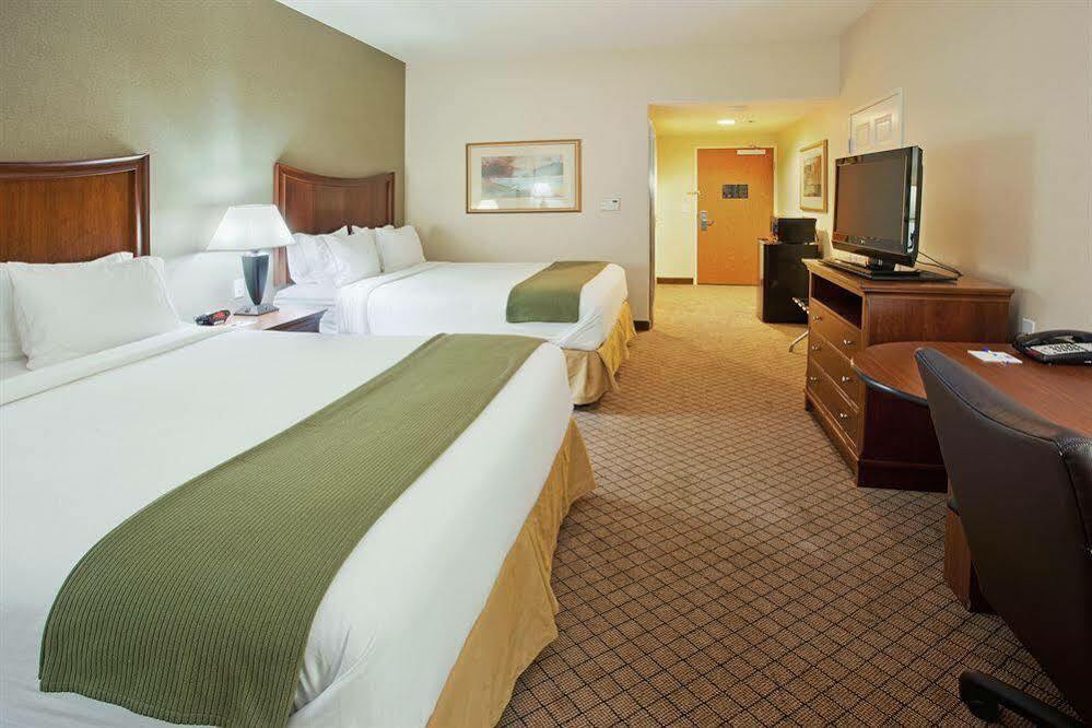 Hotel Express & Lincoln-roseville Area, An Ihg